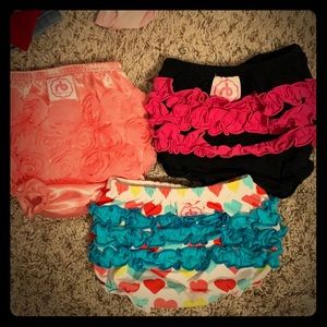 Ruffle buns diapper covers